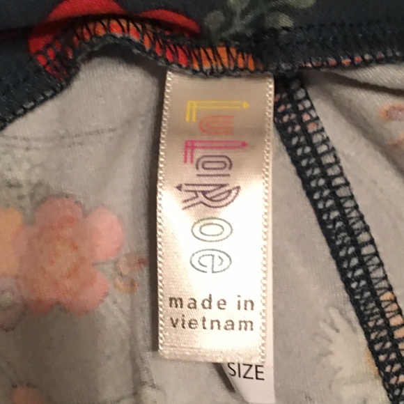 LuLaRoe Green Floral Leggings - One Size (OS) - Picture 3 of 5